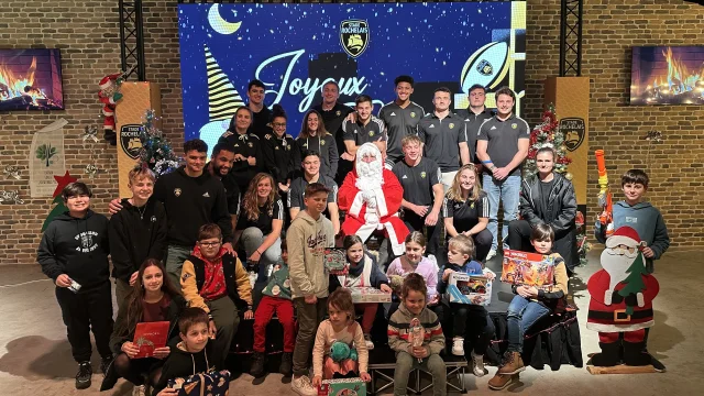 Noêl des enfants - Stade Rochelais - Ligue contre le cancer - Décrochons la lune