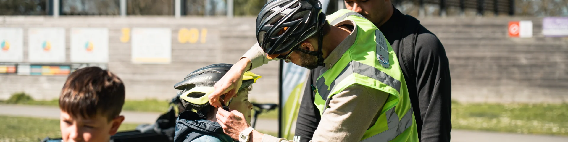 Je Roule En Jaune Et Noir