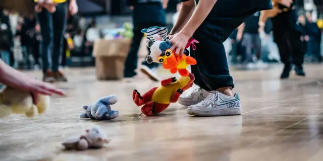 Lancer de Peluches - Secours Populaire